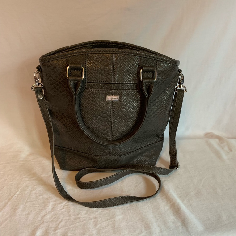 Thirtyone Paris crossbody purse/bag in City Charcoal Snake